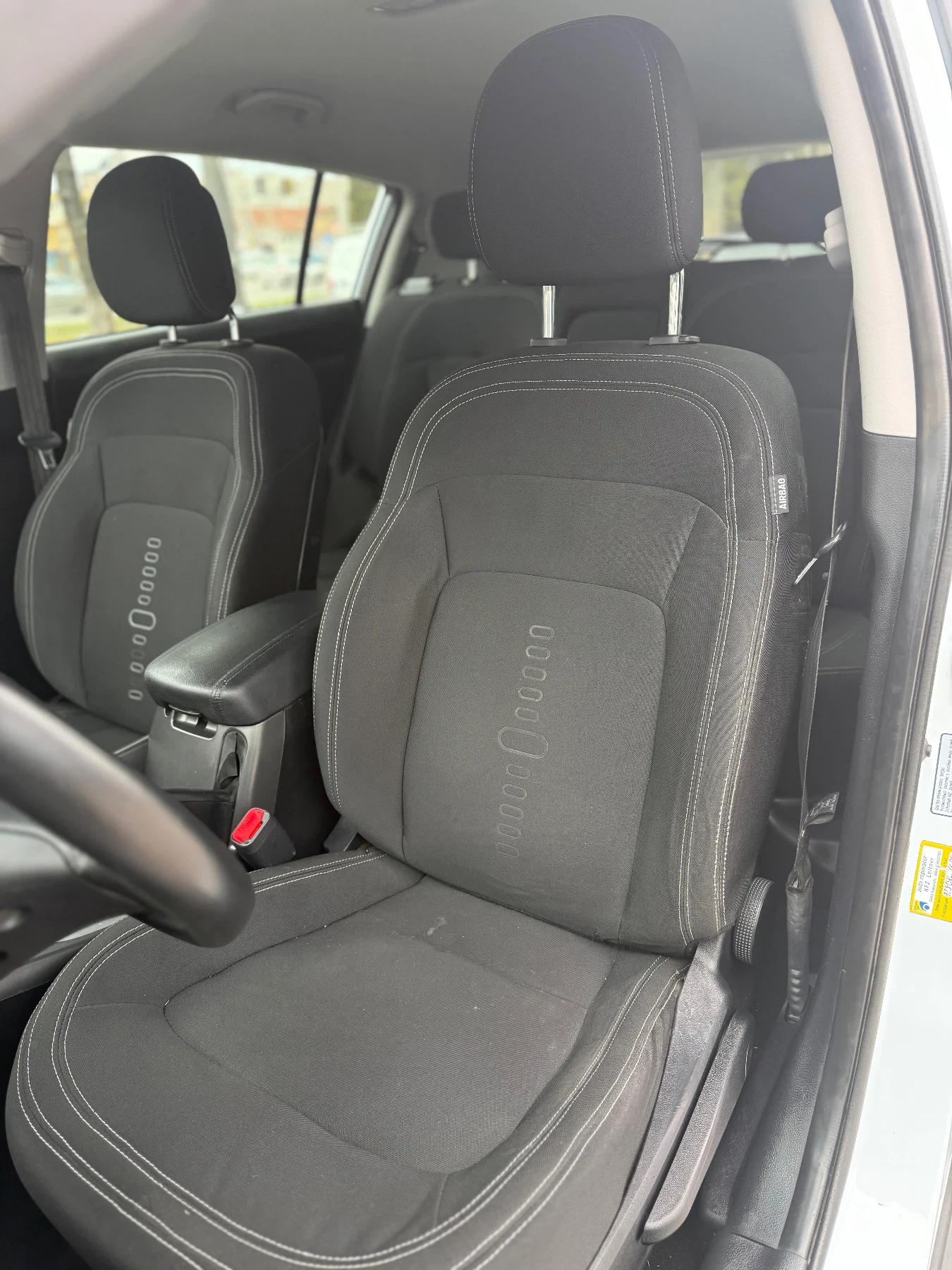 Kia Sportage 1.6GDI, снимка 17 - Автомобили и джипове - 54022684