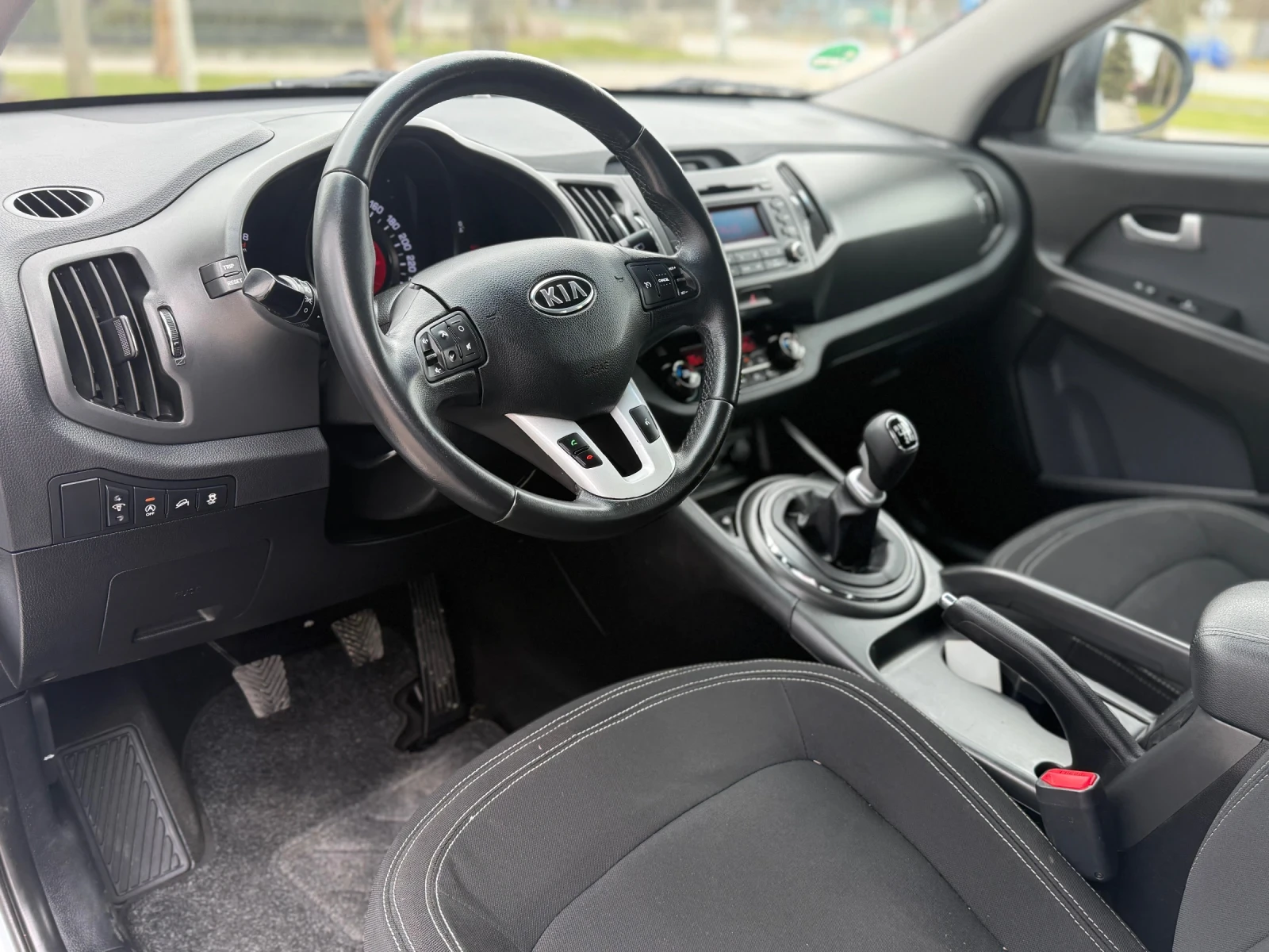 Kia Sportage 1.6GDI, снимка 15 - Автомобили и джипове - 54022684