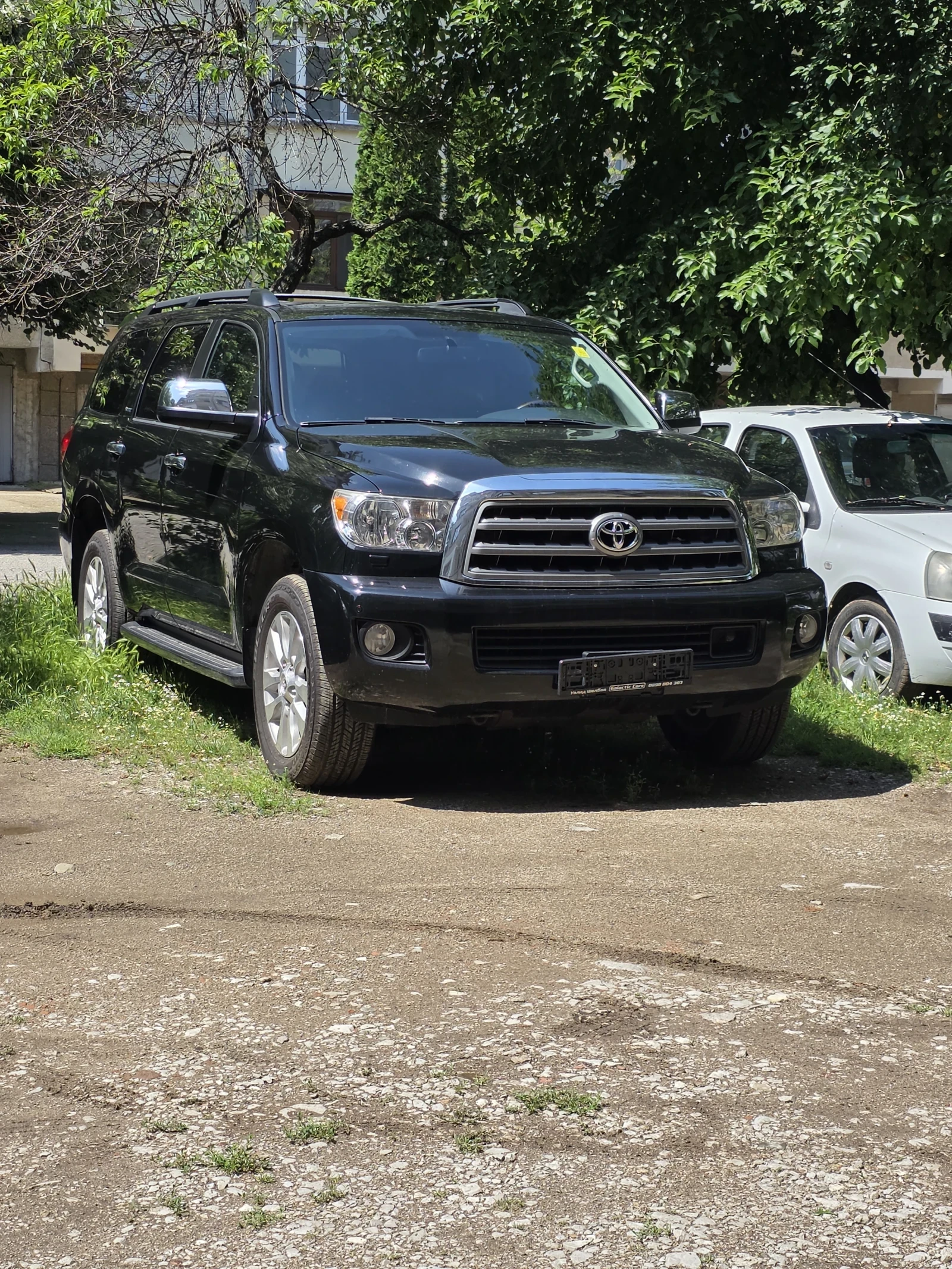 Toyota Sequoia, снимка 4 - Автомобили и джипове - 54840771