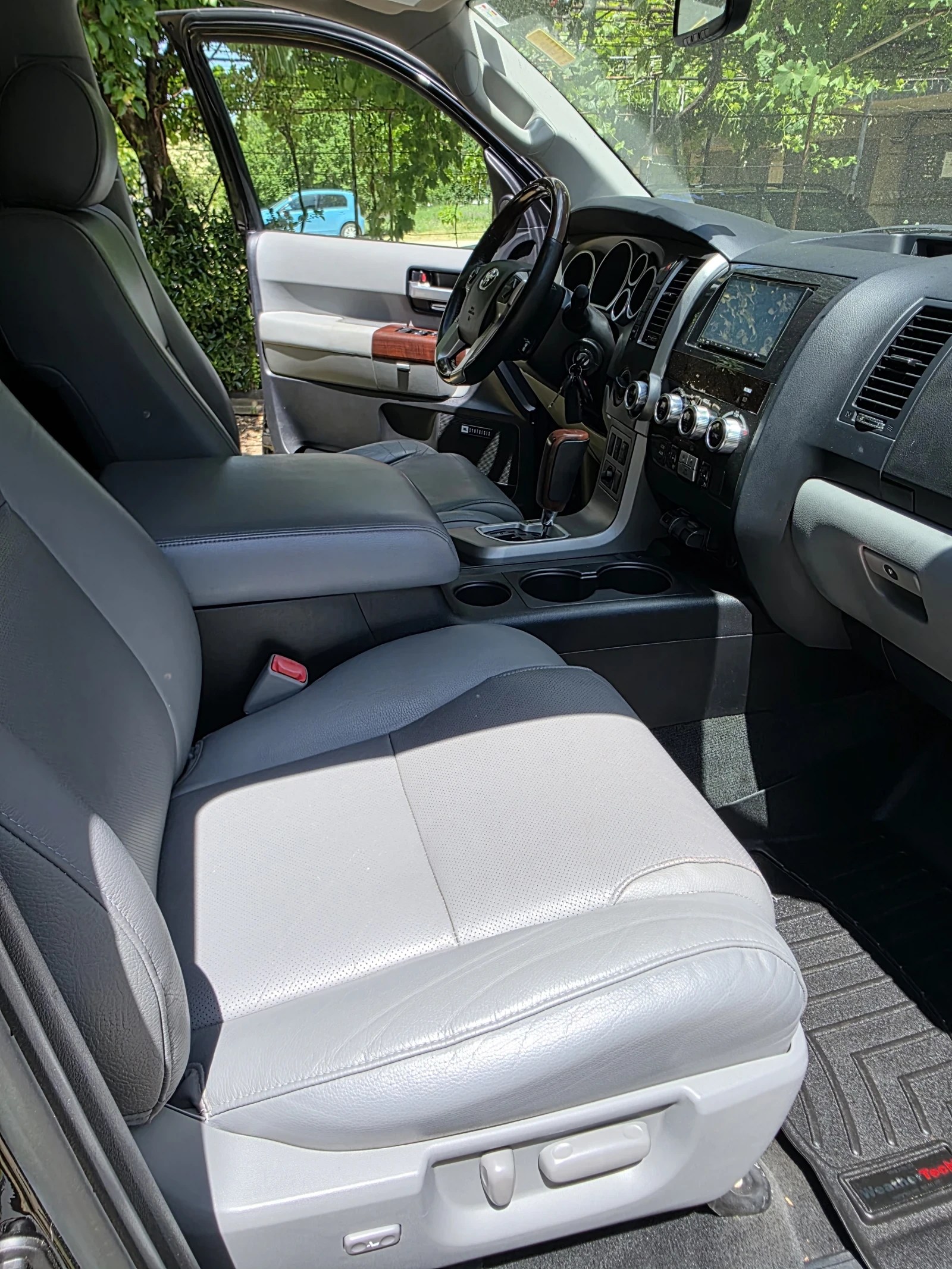 Toyota Sequoia, снимка 11 - Автомобили и джипове - 54840771