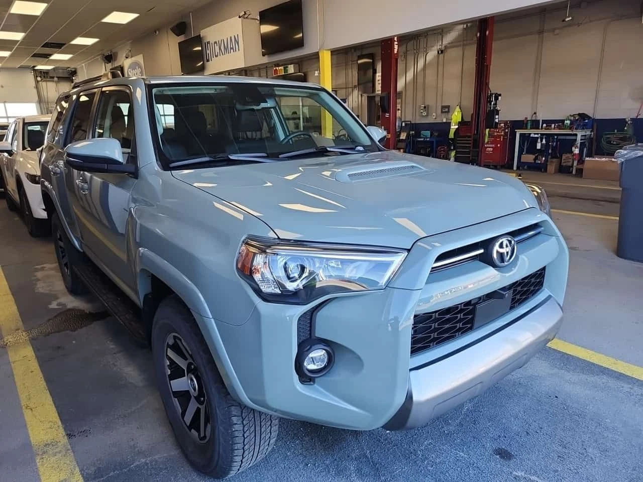 Toyota 4runner * TRD OFF ROAD PREMIUM * CARFAX * БЕЗ ПЪРВОНАЧАЛНА, снимка 2 - Автомобили и джипове - 54859915