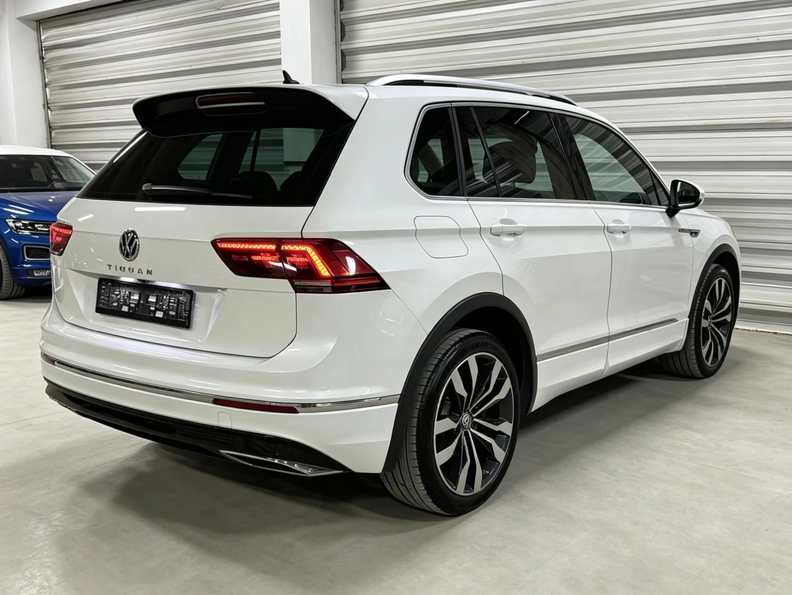 VW Tiguan 2.0 BiTDI/R-Line/4Motion/360Cam/Panorama/Acc | Mobile.bg � ����������� 6