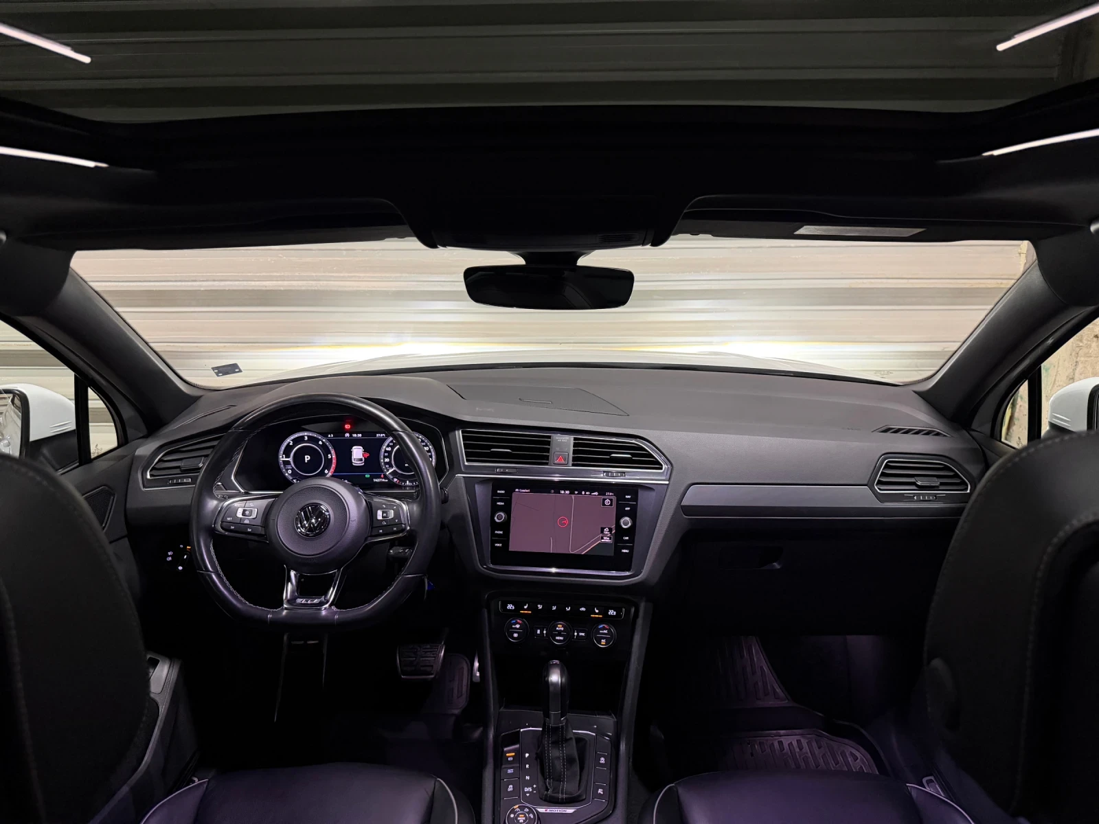 VW Tiguan 2.0 BiTDI/R-Line/4Motion/360Cam/Panorama/Acc | Mobile.bg � ����������� 15