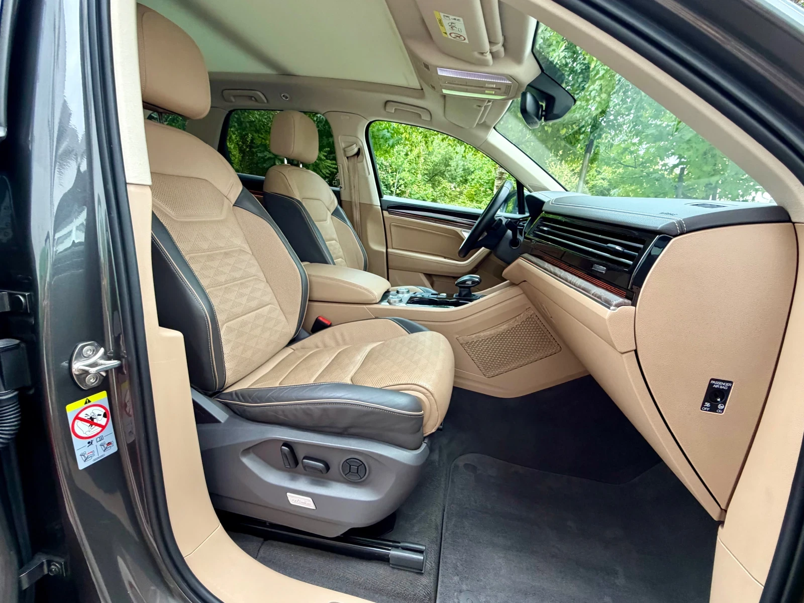 VW Touareg 3.0 Plug in Hybrid  Facelift, снимка 13 - Автомобили и джипове - 56273379