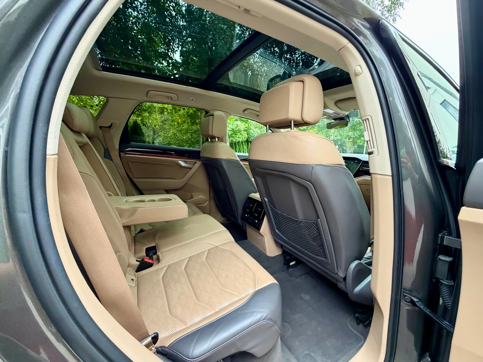VW Touareg 3.0 Plug in Hybrid  Facelift, снимка 14 - Автомобили и джипове - 56273379
