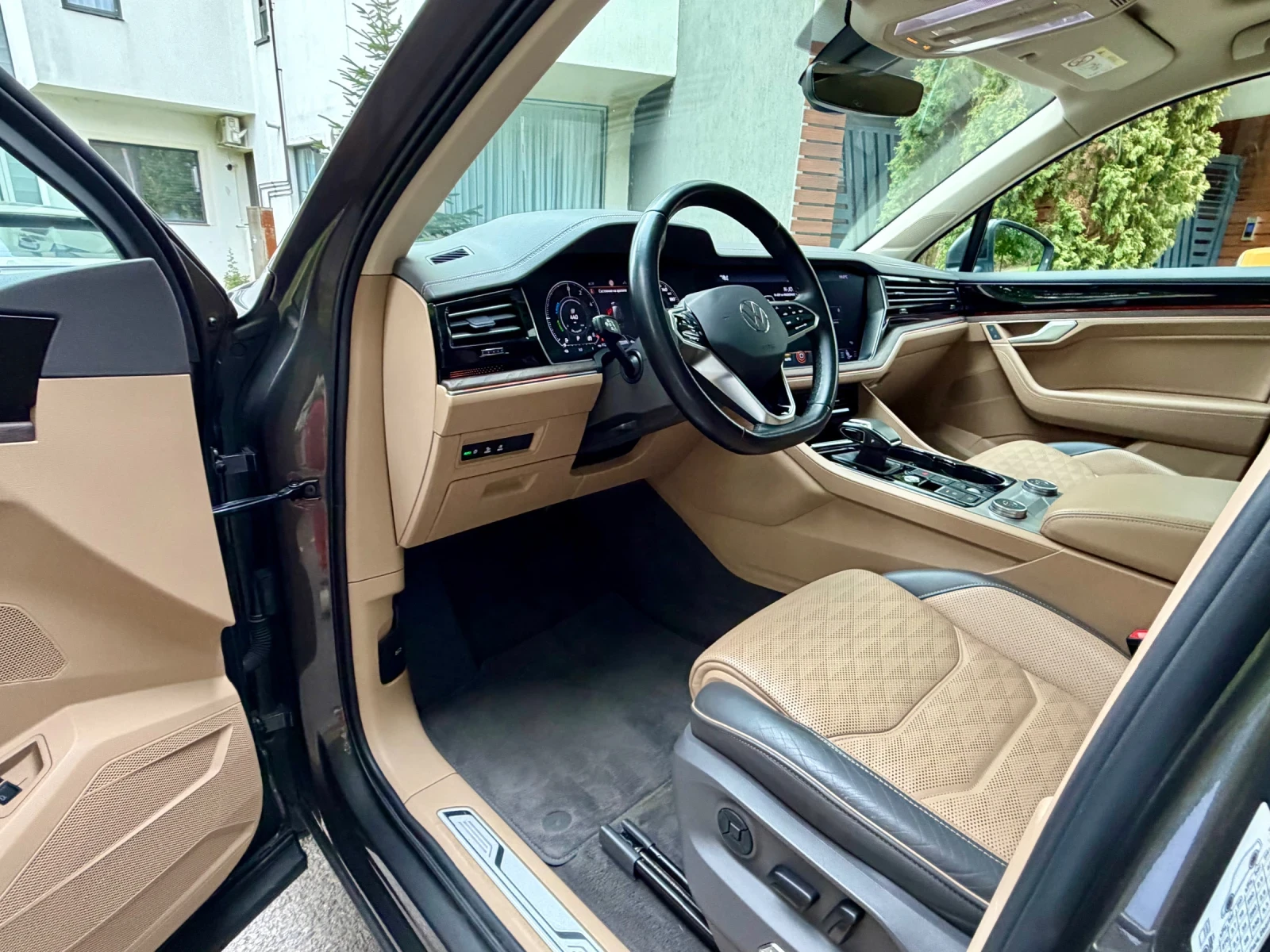 VW Touareg 3.0 Plug in Hybrid  Facelift, снимка 9 - Автомобили и джипове - 56273379