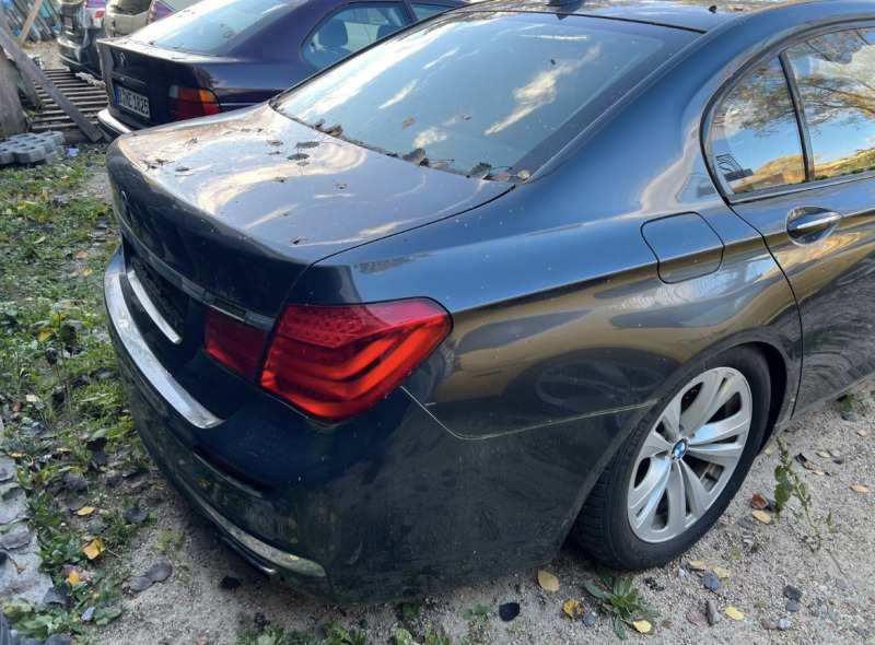 BMW 730, снимка 2 - Автомобили и джипове - 45636228