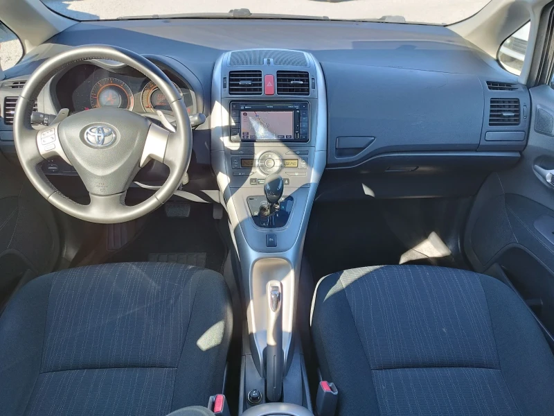 Toyota Auris 1.4DWD AVTOMAT , снимка 10 - Автомобили и джипове - 46851142