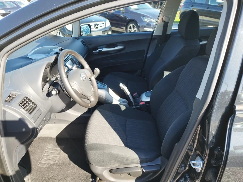 Toyota Auris 1.4DWD AVTOMAT , снимка 9 - Автомобили и джипове - 46851142