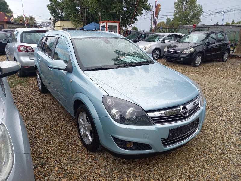 Opel Astra КАТО НОВА, COSMO, FACELIFT, 1.6I 116 К.С , снимка 3 - Автомобили и джипове - 47230336