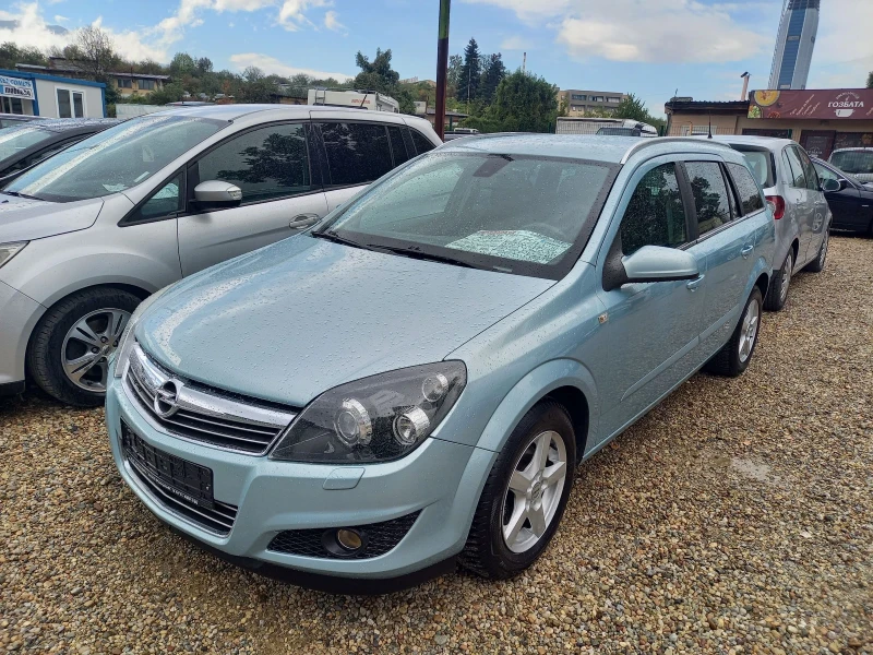 Opel Astra КАТО НОВА, COSMO, FACELIFT, 1.6I 116 К.С , снимка 1 - Автомобили и джипове - 47230336