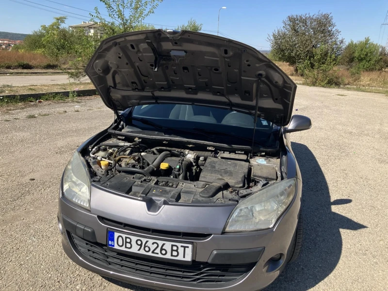 Renault Megane, снимка 9 - Автомобили и джипове - 47668646