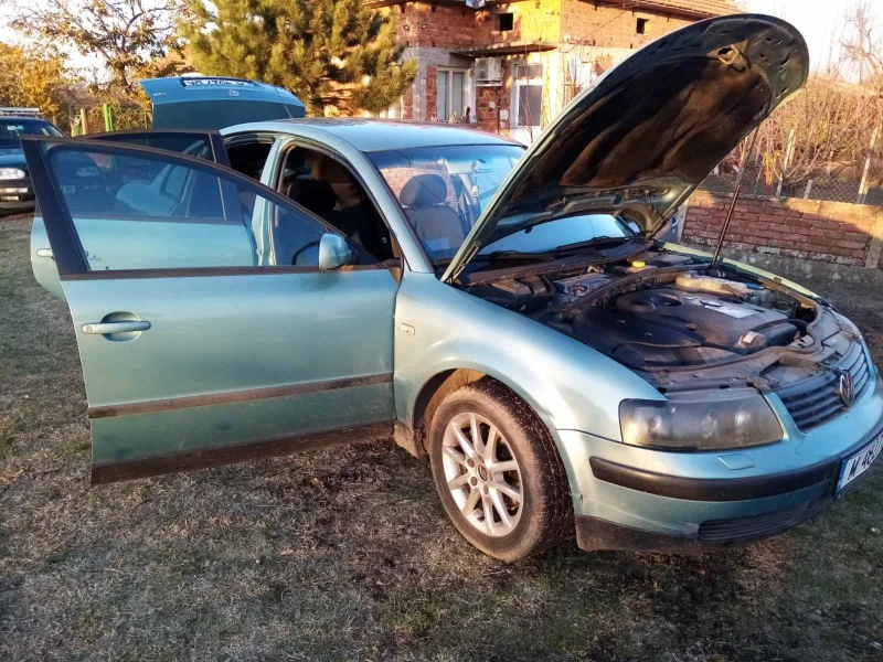 VW Passat, снимка 5 - Автомобили и джипове - 49131996