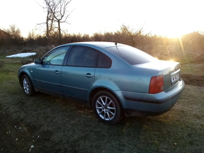 VW Passat, снимка 6 - Автомобили и джипове - 49131996