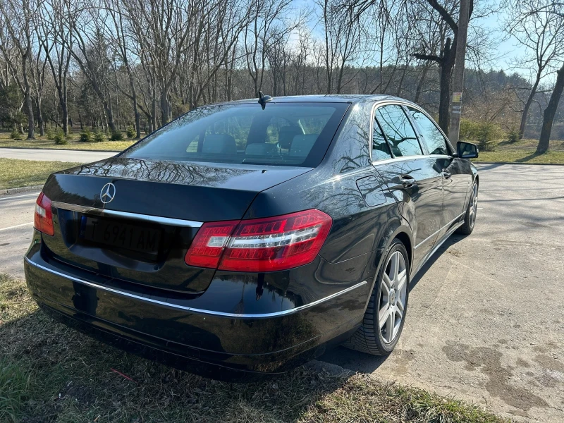 Mercedes-Benz 220, снимка 2 - Автомобили и джипове - 49113494