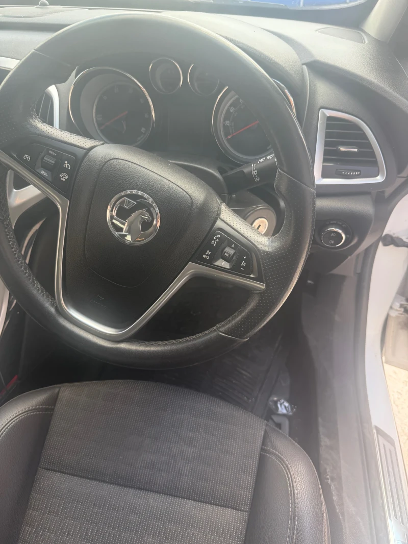 Opel Astra 2.0 Gtc Sri Cdti S/S, снимка 8 - Автомобили и джипове - 52627739