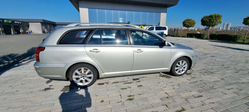 Toyota Avensis, снимка 5 - Автомобили и джипове - 52411946