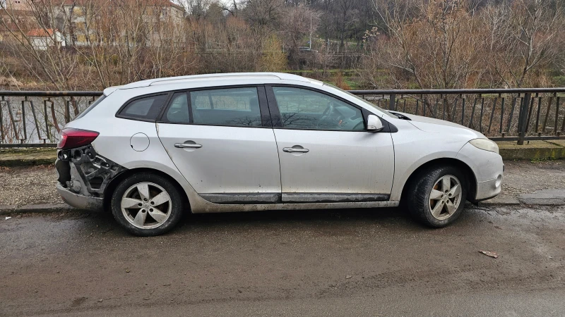 Renault Megane dCi, снимка 8 - Автомобили и джипове - 53485078