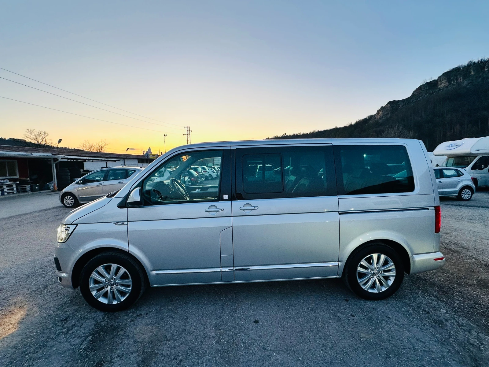 VW Multivan 2.0 TDI HIGHLINE  УНИКАТ - изображение 6