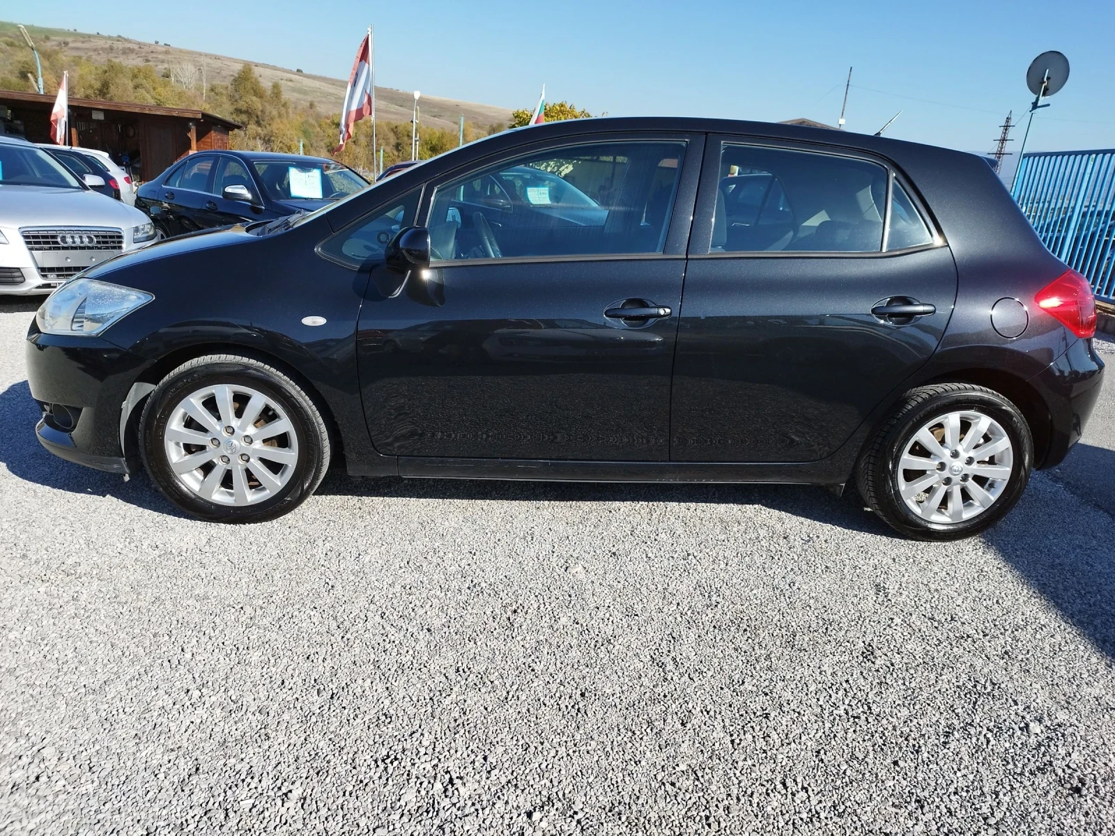 Toyota Auris 1.4DWD AVTOMAT  - изображение 2