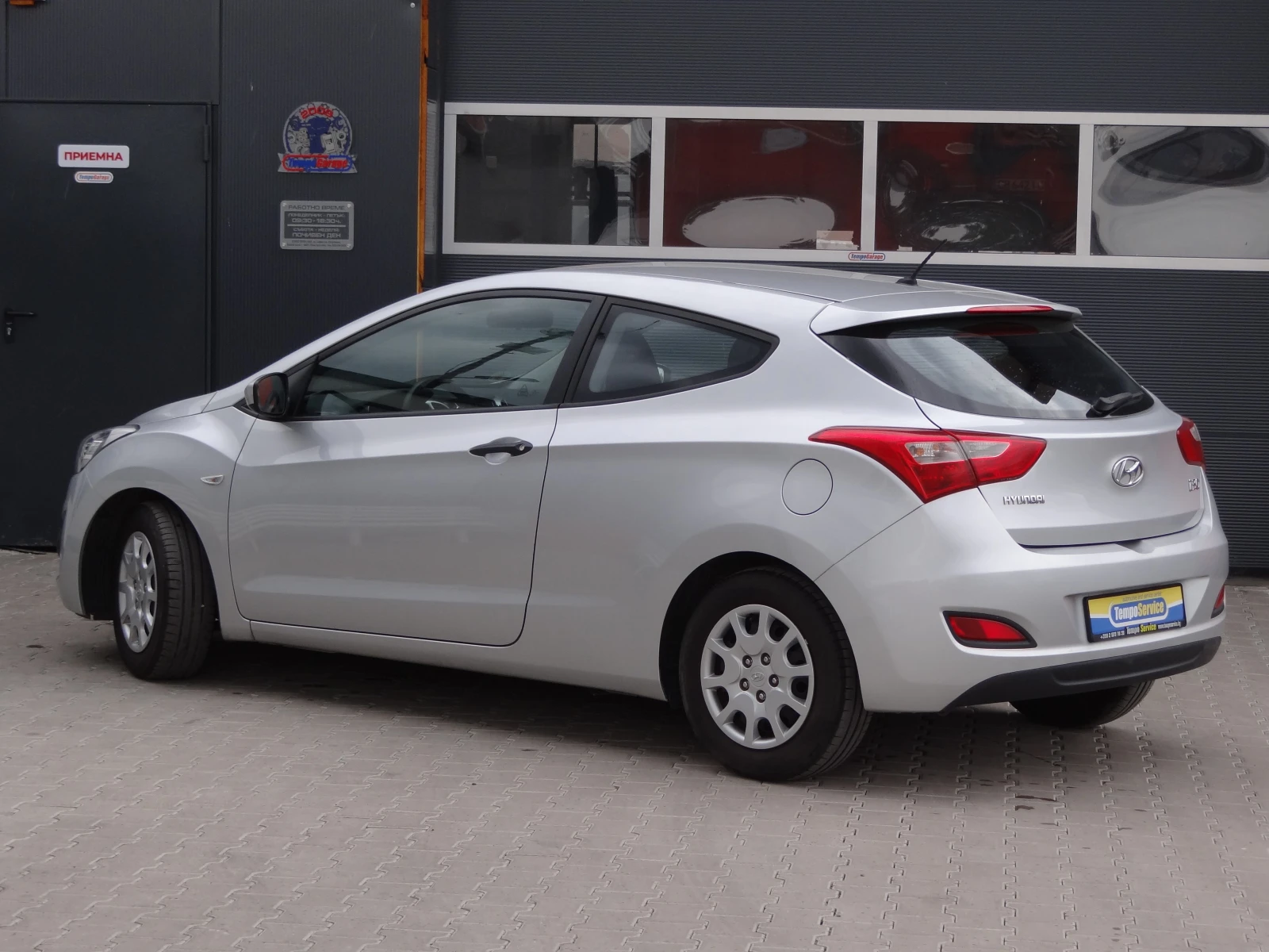 Hyundai I30 1.4i - 100k.c. / Климатик / 6-скопрости / Euro-5 / - изображение 3