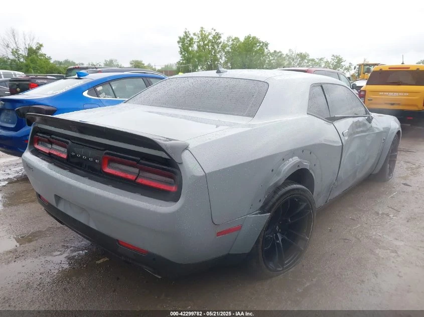 Dodge Challenger 6.4L V-8 , 485HP Rear Wheel Drive - изображение 10