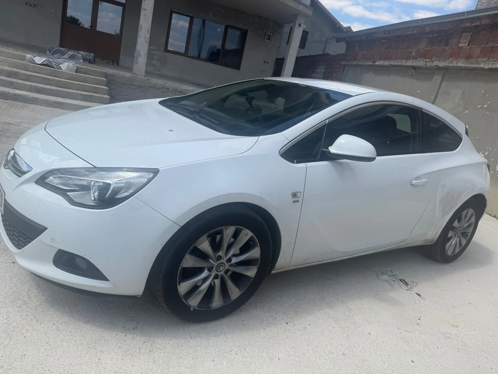 Opel Astra 2.0 Gtc Sri Cdti S/S - изображение 2