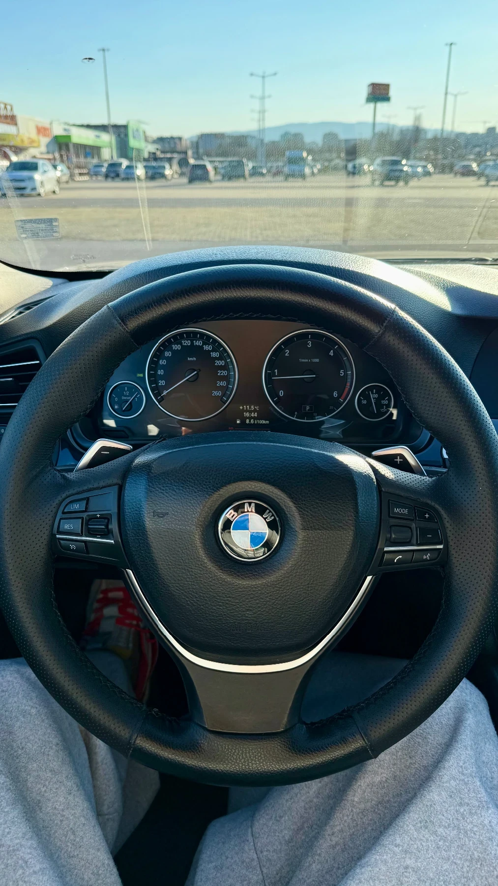 BMW 520 F11 - изображение 10