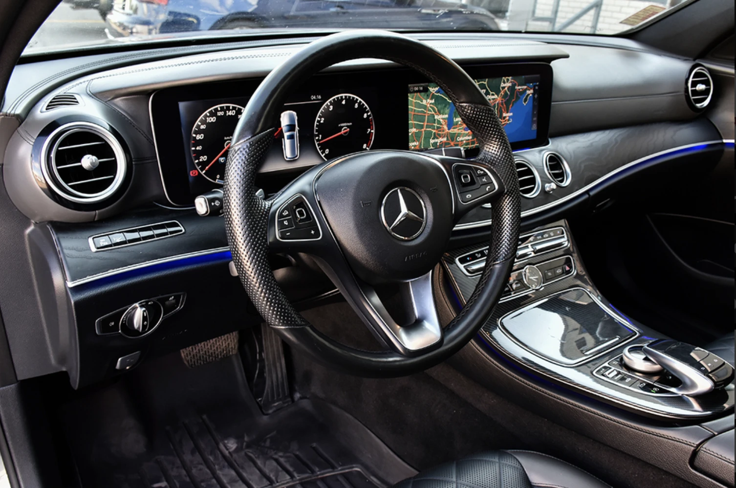 Mercedes-Benz E 400 FULL* DESIGNO салон* Head up* , снимка 8 - Автомобили и джипове - 53864871