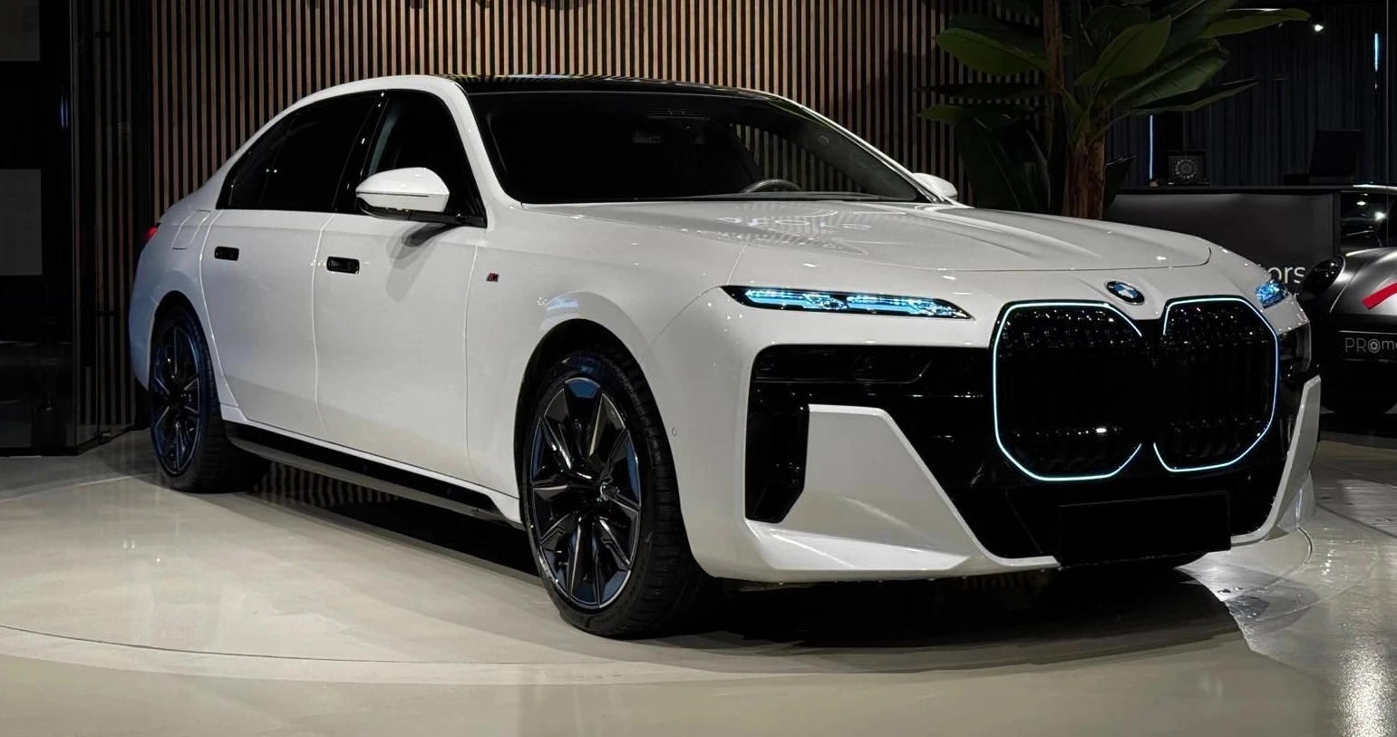 BMW 740 d xDrive M Sportpaket Pro, снимка 3 - Автомобили и джипове - 53889094