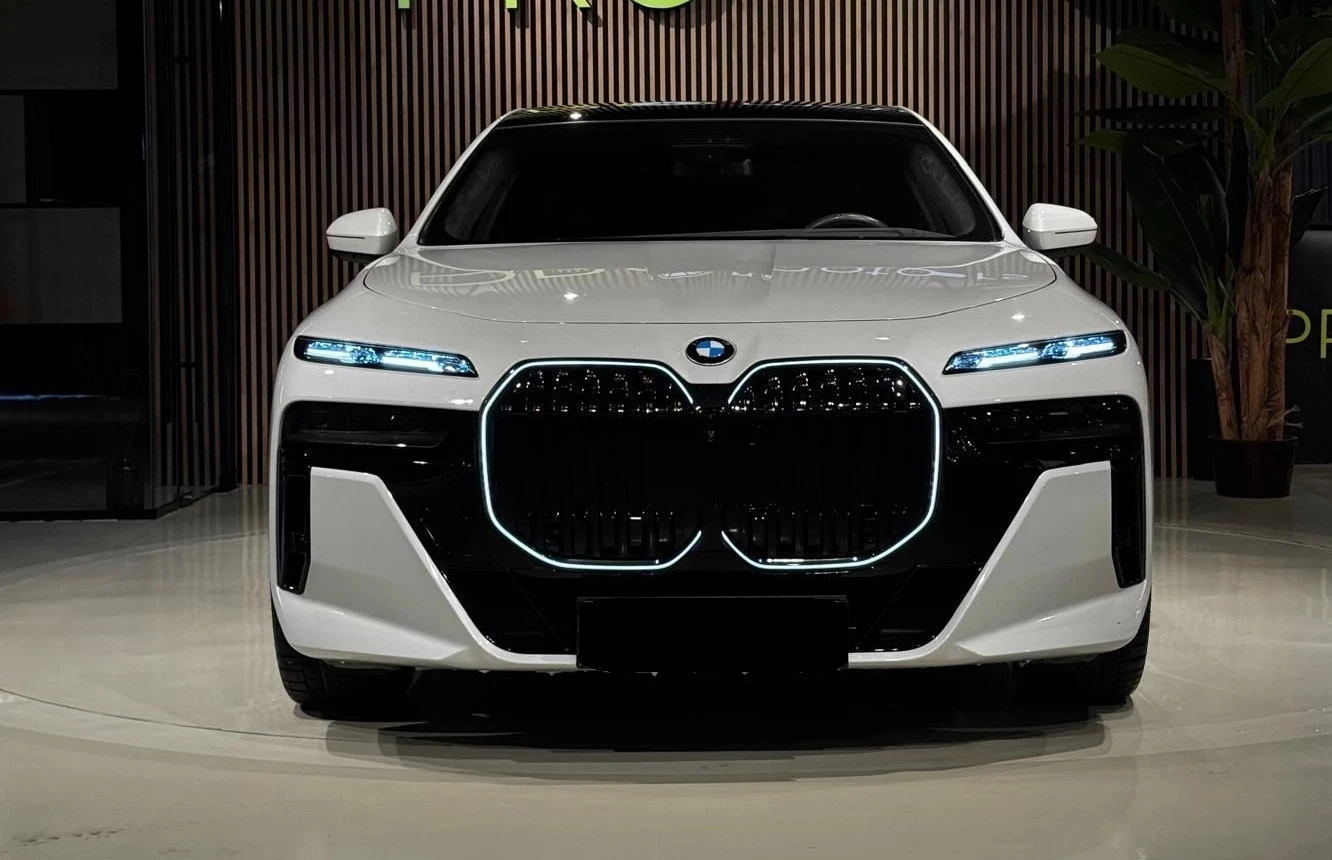 BMW 740 d xDrive M Sportpaket Pro, снимка 2 - Автомобили и джипове - 53889094