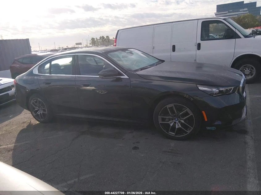 BMW i5 EDRIVE40 | Mobile.bg � ����������� 12