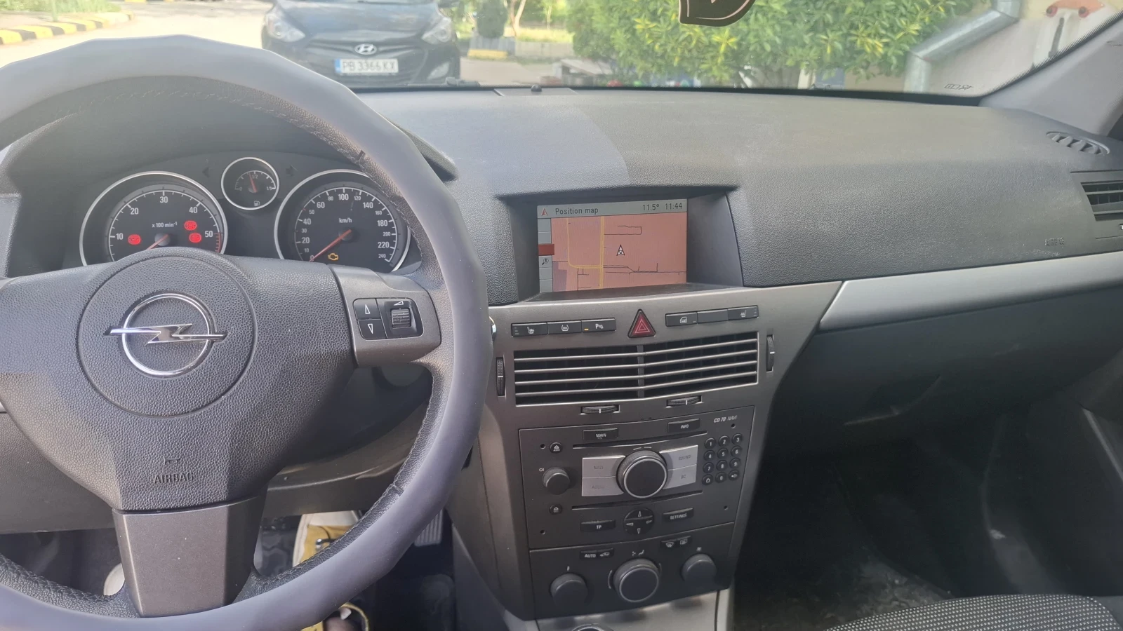 Opel Astra 1.9 CDTI  100 HP, снимка 6 - Автомобили и джипове - 54179294