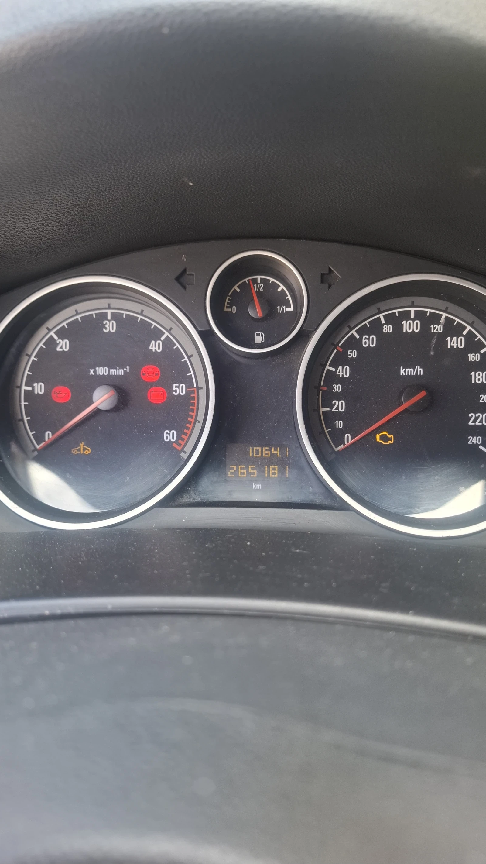 Opel Astra 1.9 CDTI  100 HP, снимка 5 - Автомобили и джипове - 54179294