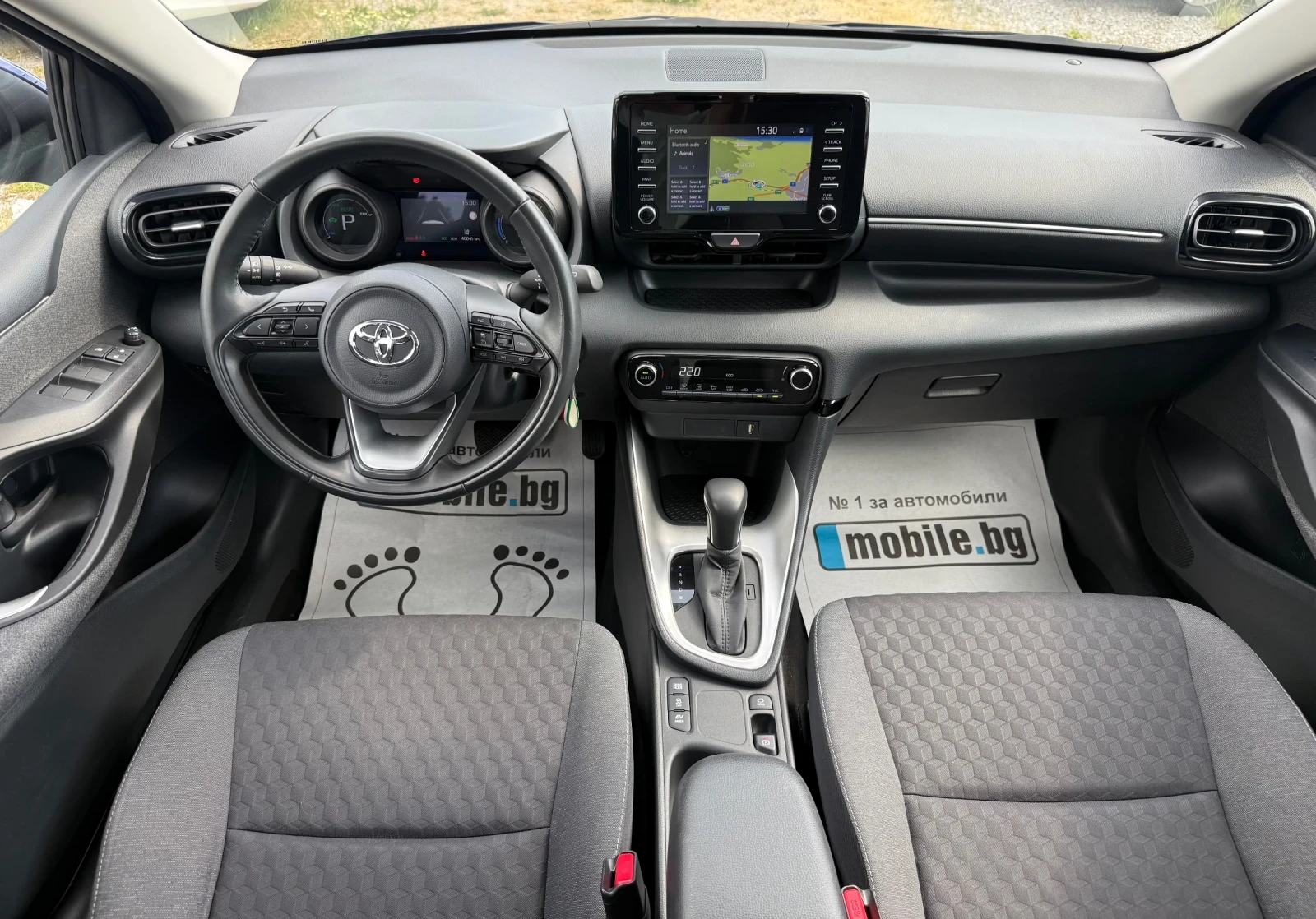 Toyota Yaris 1.5HSD* STYLE* 40.000km* DISTRONIC* CAMERA* , снимка 9 - Автомобили и джипове - 54981943