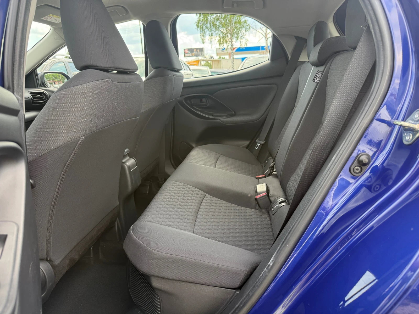 Toyota Yaris 1.5HSD* STYLE* 40.000km* DISTRONIC* CAMERA* , снимка 16 - Автомобили и джипове - 54981943