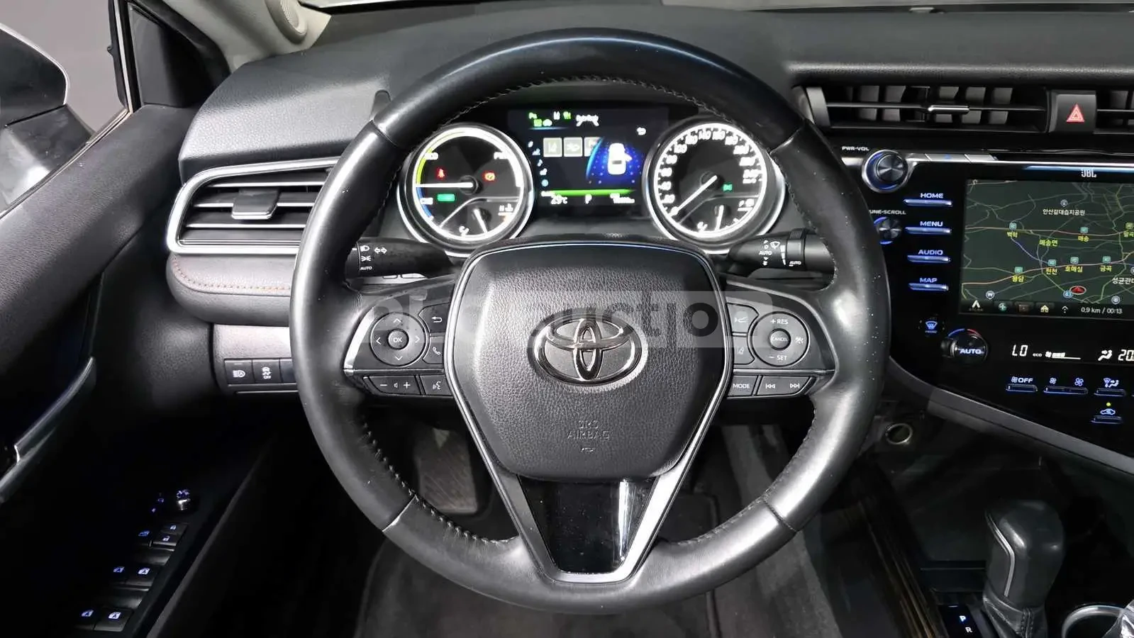 Toyota Camry 2.5 XLE HYBRID/PANORAMA/360CAM/FULL | Mobile.bg � ����������� 12