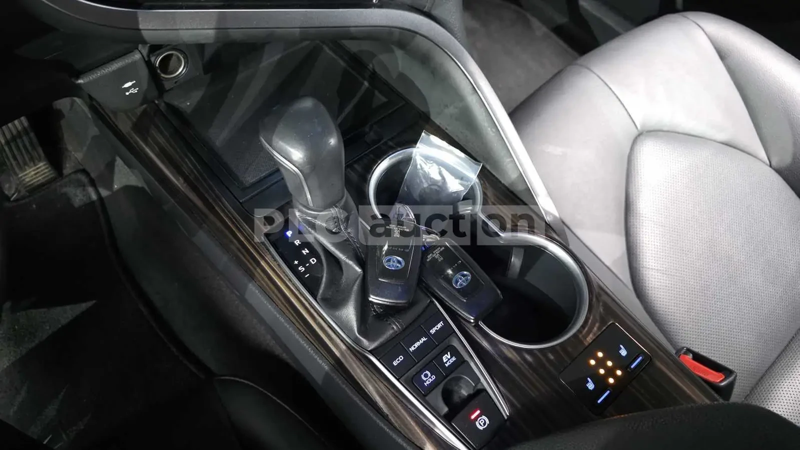 Toyota Camry 2.5 XLE HYBRID/PANORAMA/360CAM/FULL | Mobile.bg � ����������� 8