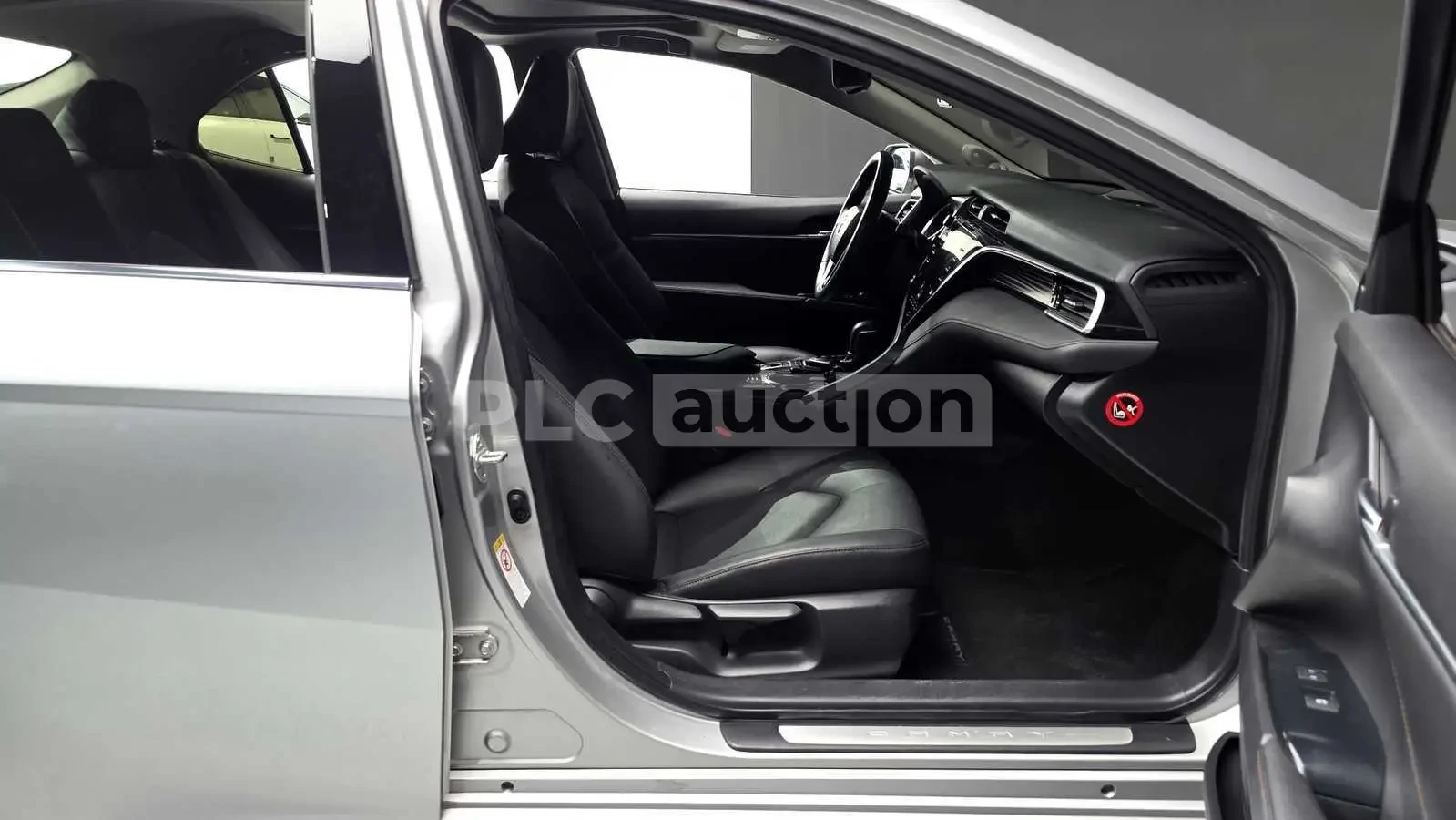 Toyota Camry 2.5 XLE HYBRID/PANORAMA/360CAM/FULL | Mobile.bg � ����������� 9