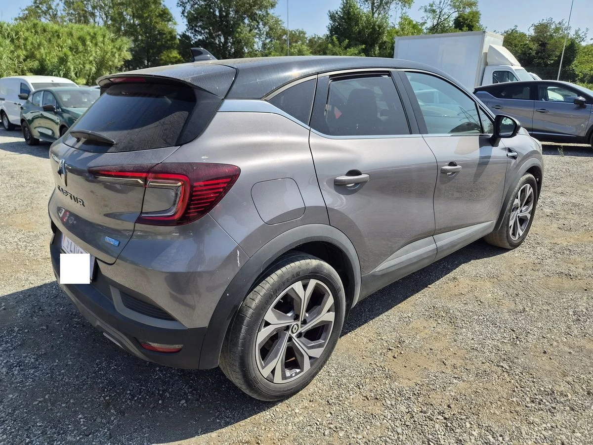 Renault Captur 1.6 Hybrid E-Tech R.S. Line, снимка 4 - Автомобили и джипове - 55445254