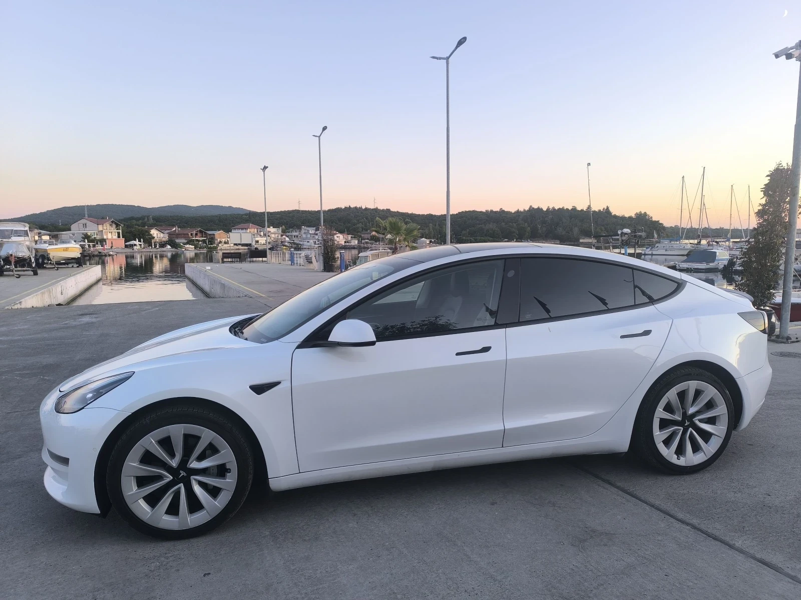 Tesla Model 3 Long Range Dual Motor, снимка 4 - Автомобили и джипове - 55492156