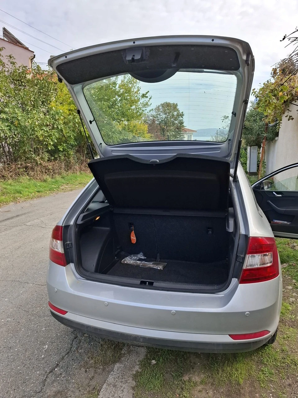 Skoda Rapid, снимка 3 - Автомобили и джипове - 56035885