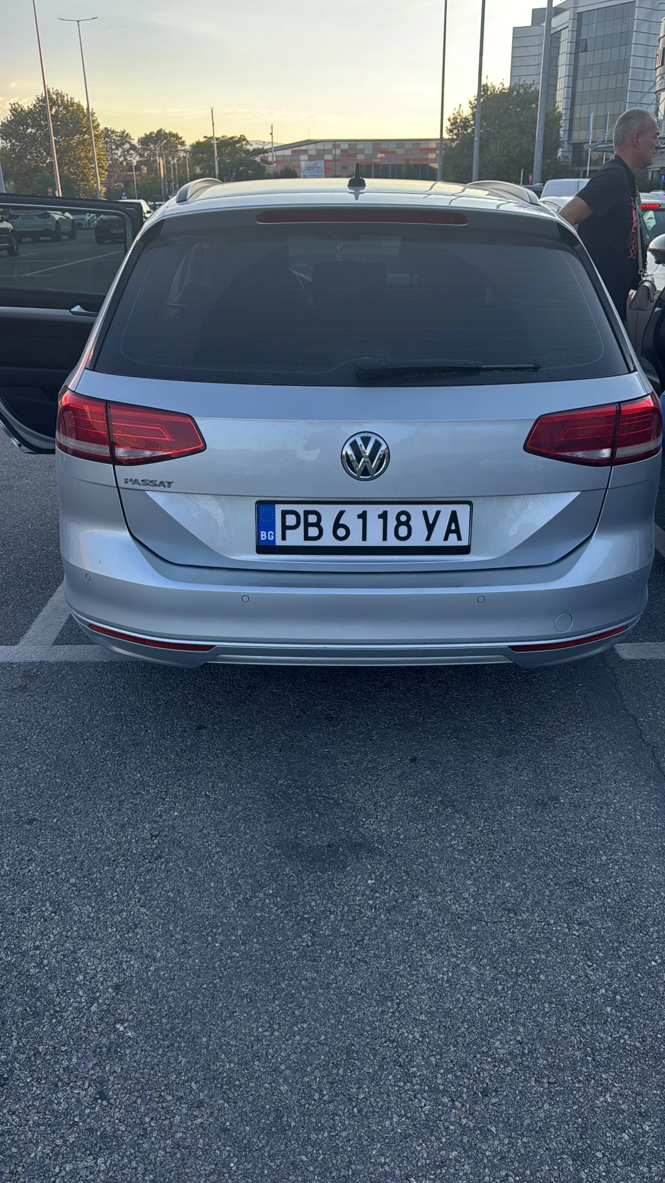 VW Passat, снимка 5 - Автомобили и джипове - 56454692