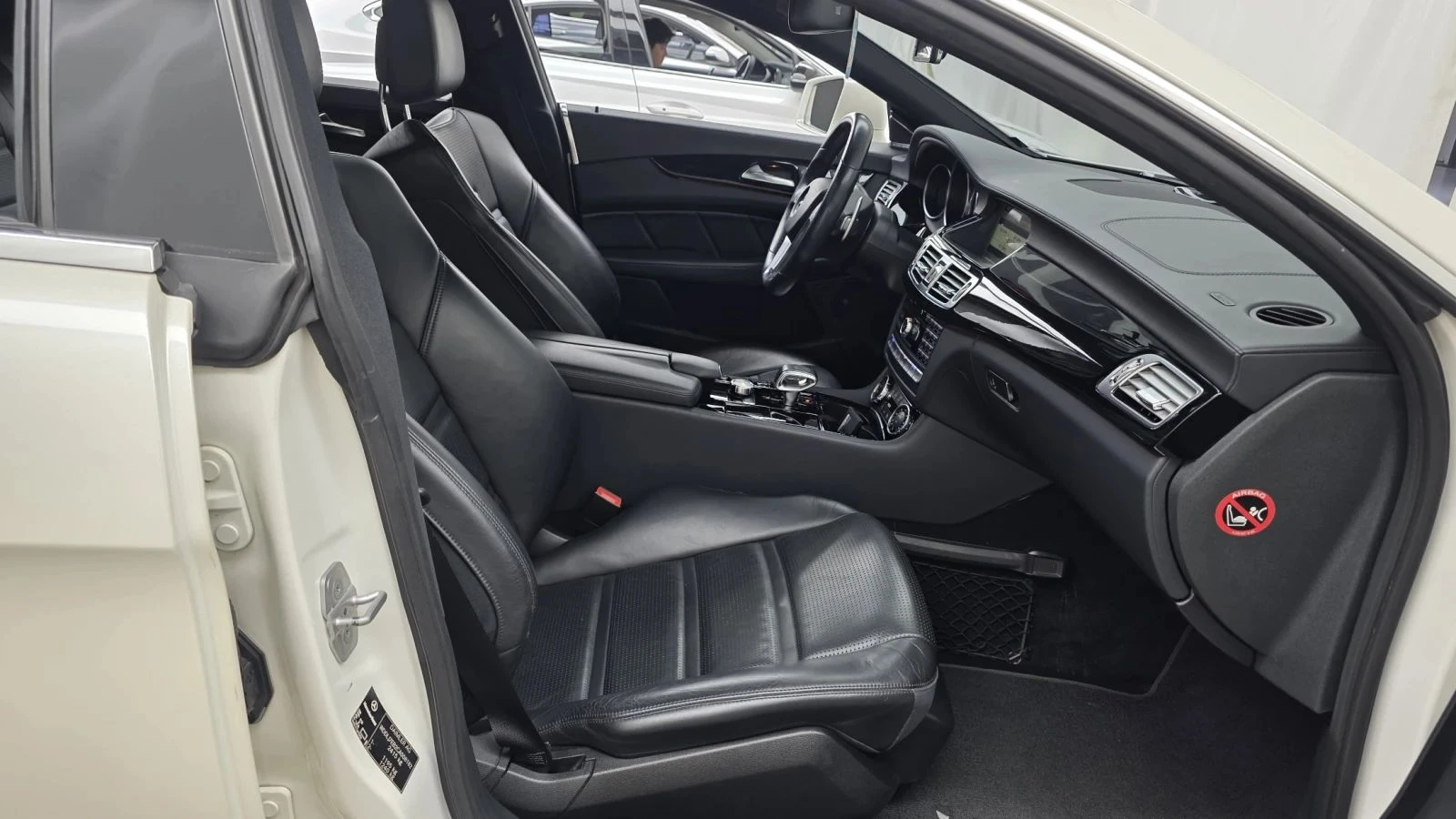 Mercedes-Benz CLS 63 AMG, снимка 11 - Автомобили и джипове - 56685752
