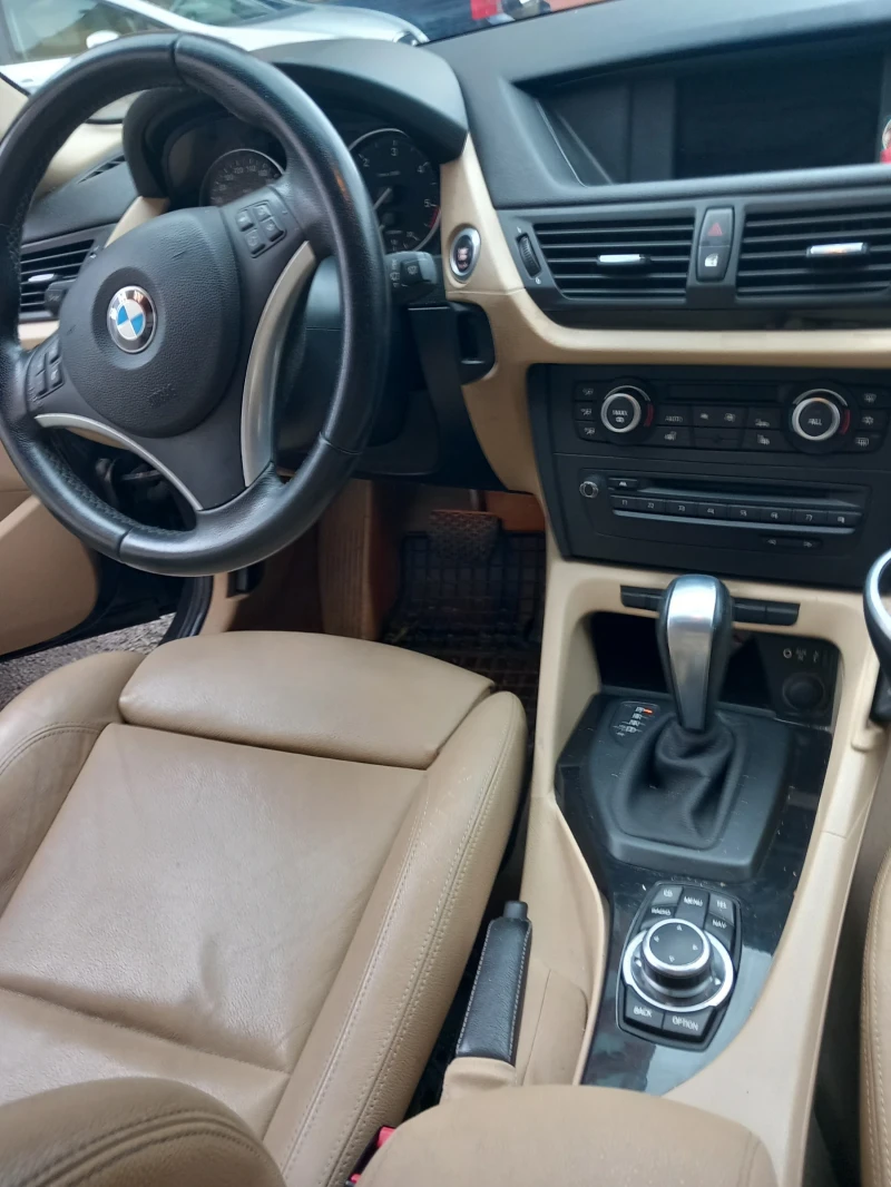 BMW X1, снимка 10 - Автомобили и джипове - 52431573