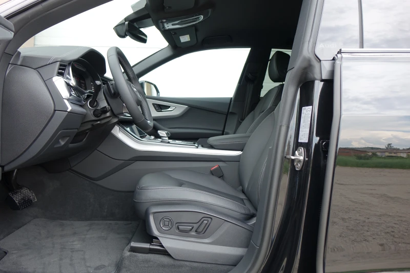 Audi Q8 S-LINE* FACELIFT* OLED LIGHT* HEAD UP DISPLAY* 360, снимка 13 - Автомобили и джипове - 52175752
