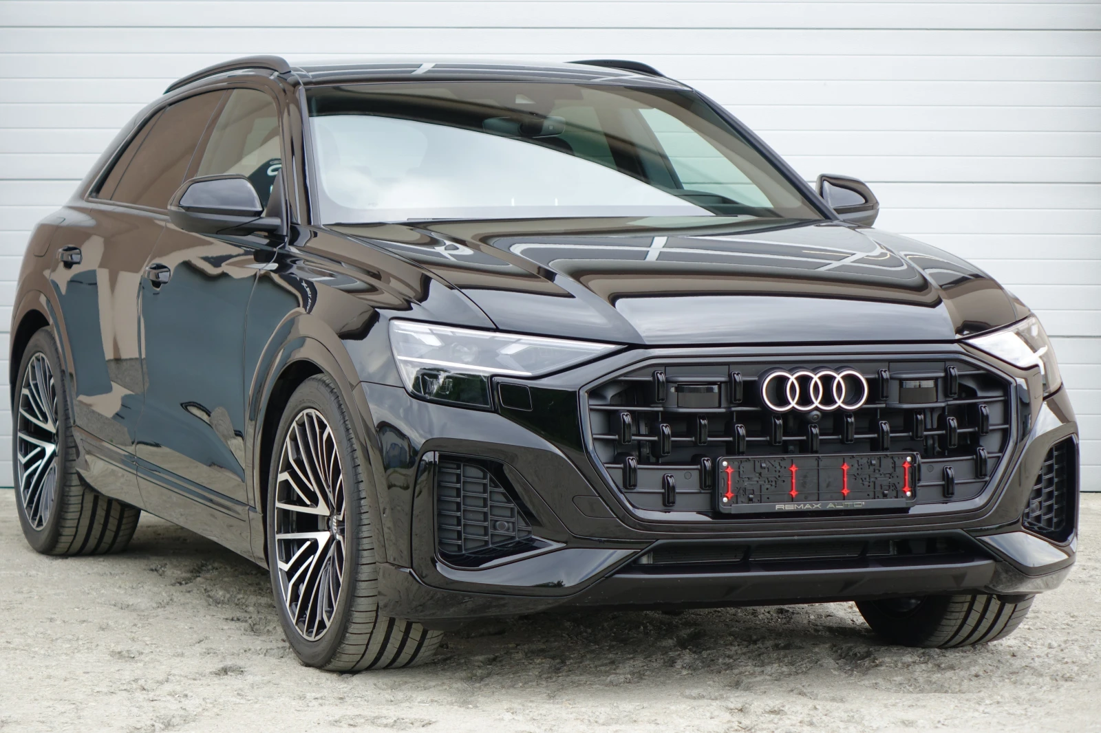 Audi Q8 S-LINE* FACELIFT* OLED LIGHT* HEAD UP DISPLAY* 360, снимка 1