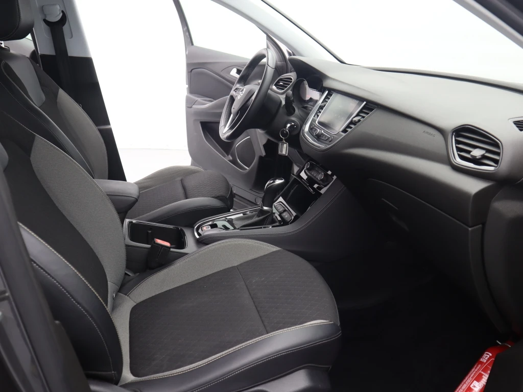 Opel Grandland X 1. 2 Turbo  - изображение 10