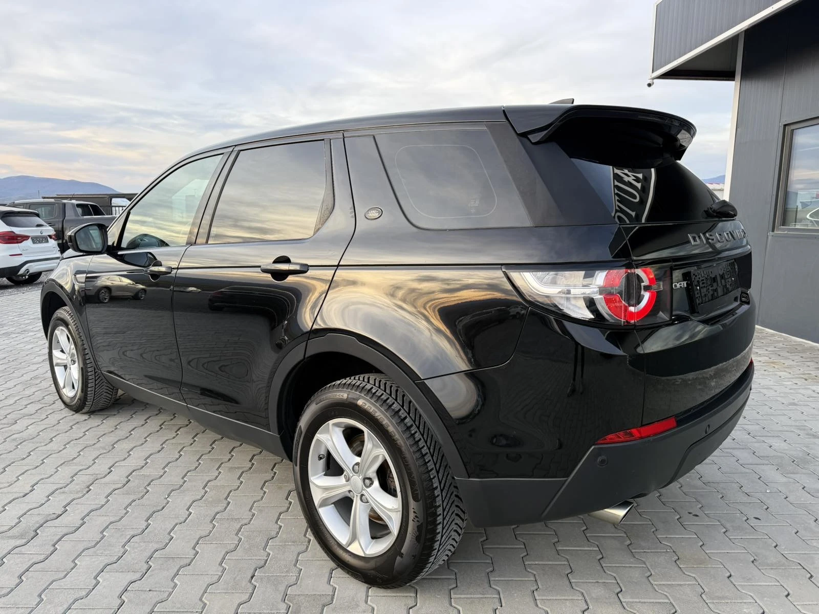 Land Rover Discovery 2.0TD4 - изображение 7