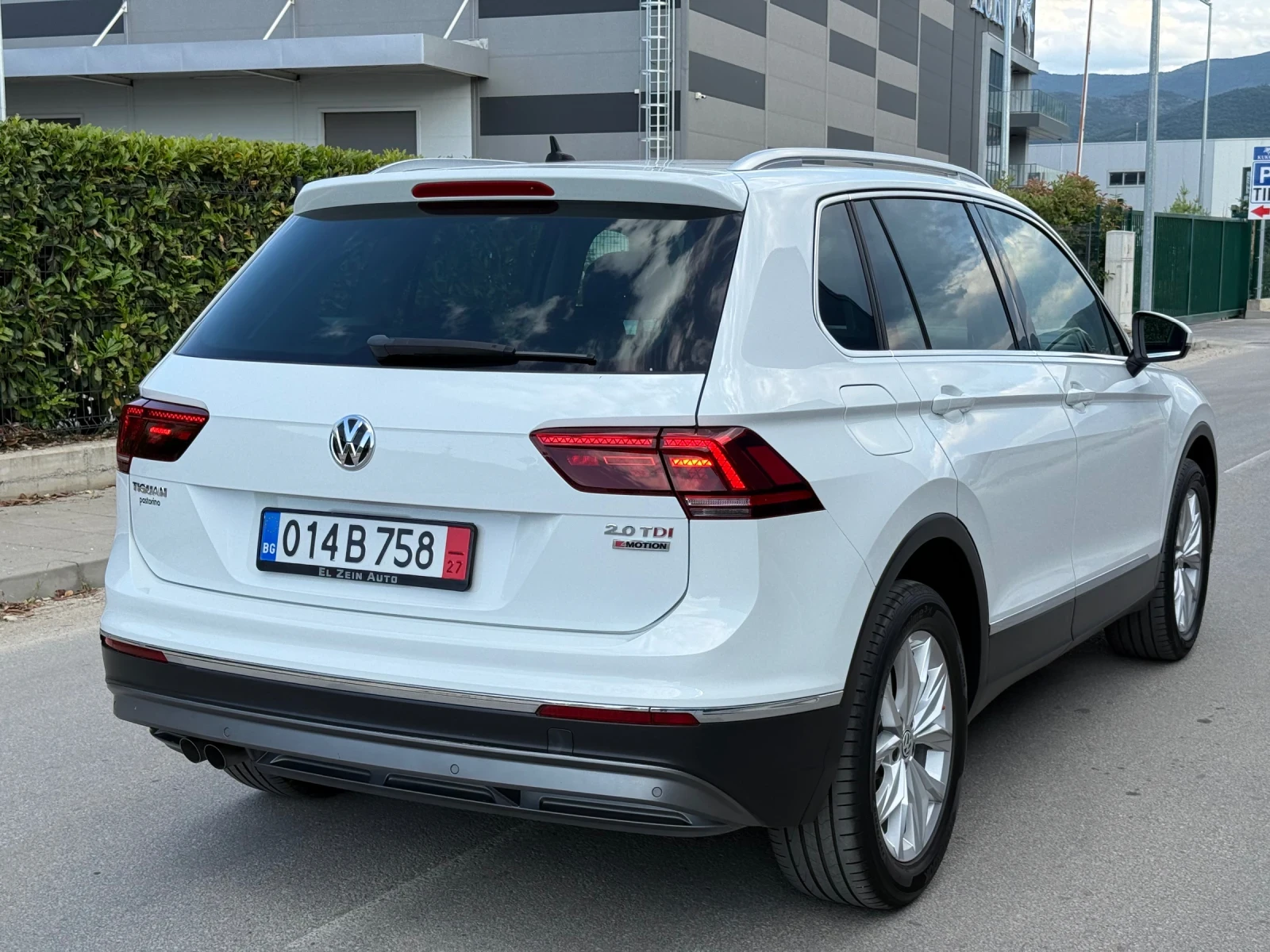 VW Tiguan 2.0TDI 190к.с./4MOTION/157 000км./ПЪЛ.Серв.ИСТОРИЯ - изображение 3